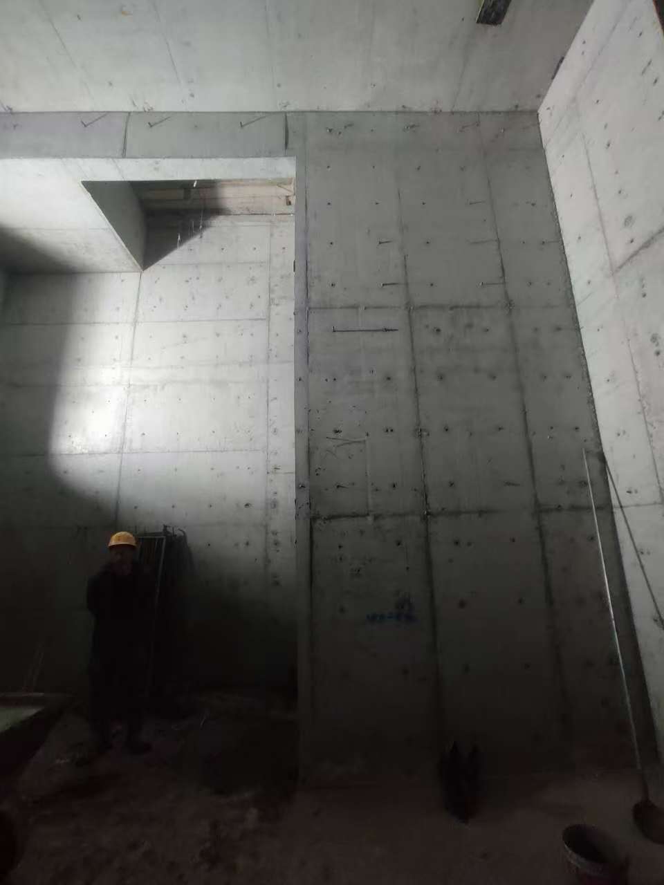 松滋墙上开槽钢筋断了有影响吗